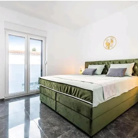 La Merion Villa