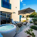 La Merion Villa