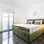 La Merion Villa