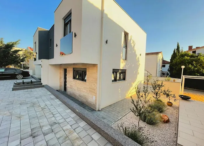 La Merion 스타리그라드 파클레니차